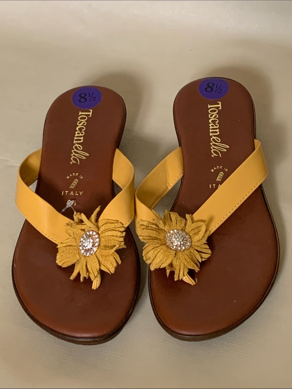 Toscanella Yellow Thong Sandal with Floral Rhinestone Accent Detail Sz 8.5